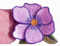 Haftowana broszka kwiat magnolii