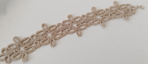 Beżowa koronkowa bransoleta