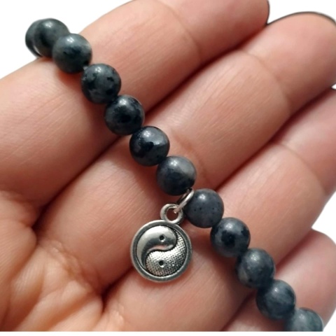 Bransoletka z kamieni labradorytu