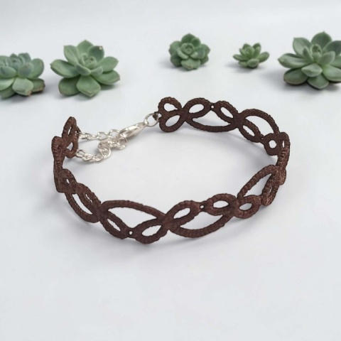 Delikatna haftowana bransoletka - odcień brązu