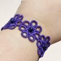 Haftowana bransoletka z koralikami -fiolet
