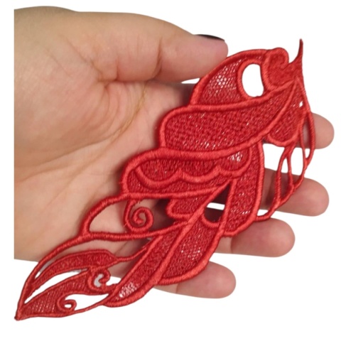 Haftowana zakładka do książki - pióro