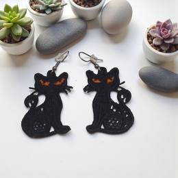 Haftowane kolczyki koty