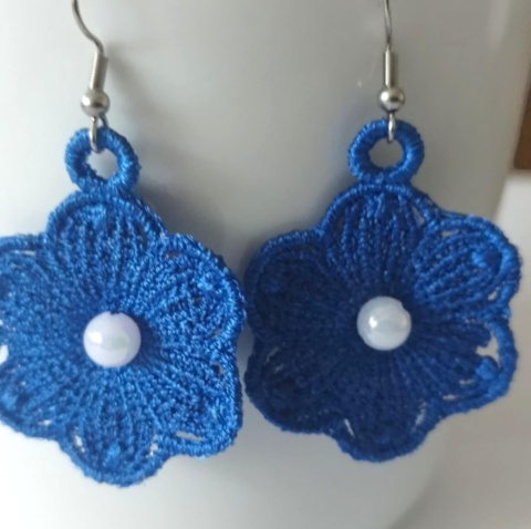 Haftowane kolczyki kwiatki z perełką