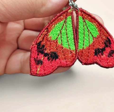Haftowane kolczyki motyle - zieleń z czerwienią