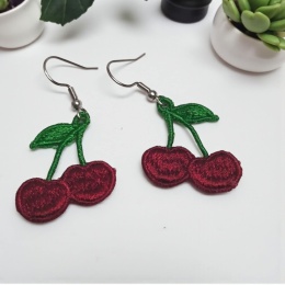 Haftowane kolczyki wisienki
