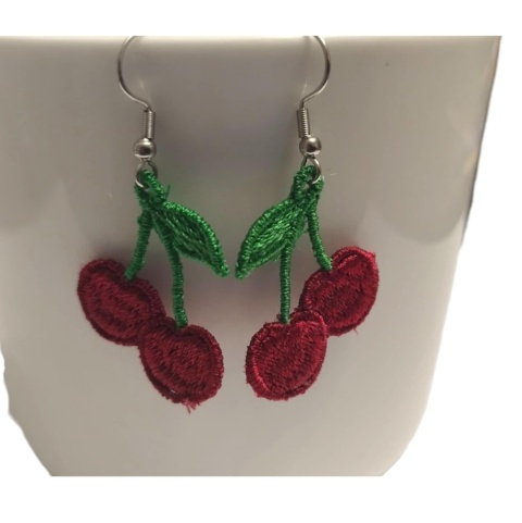 Haftowane kolczyki wisienki