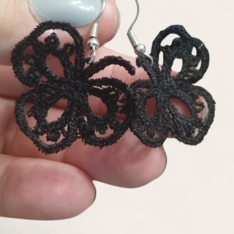 Haftowane koronkowe kolczyki - czarne