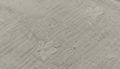 Podwójna muślinowa chusta dziecięca - muślin haftowany