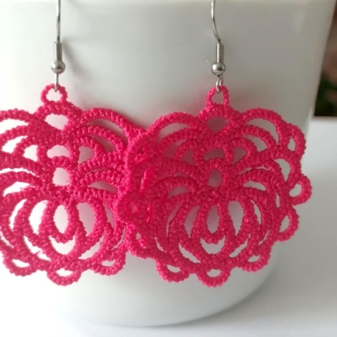 Różowe koronkowe kolczyki