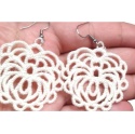 Śmietankowe wiszące kolczyki