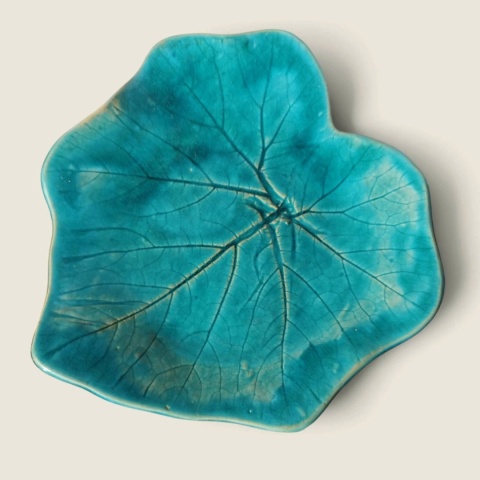 Niebieski liść- ceramiczny talerz